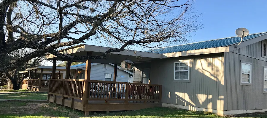 4J Riverway Cabins & RV Park