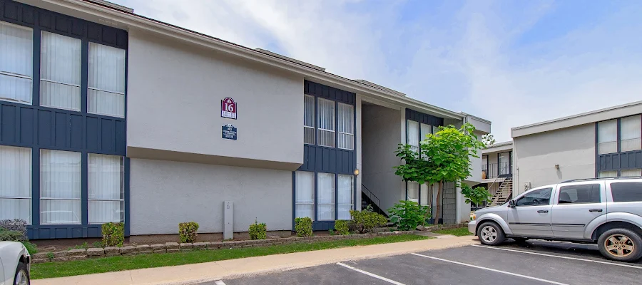 5560 Medical Center Apartments