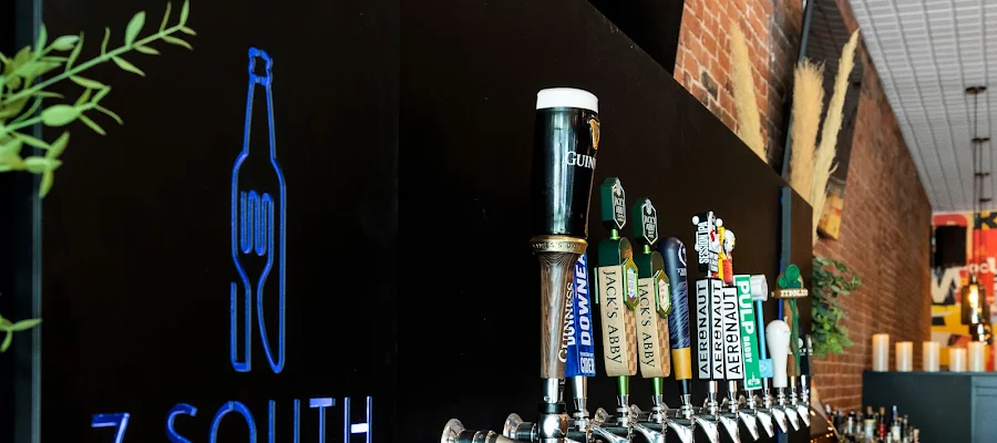 7 South Bottle + Kitchen
