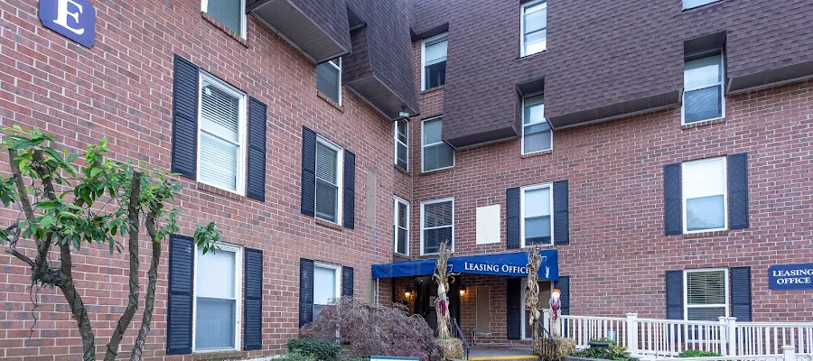 7400 Roosevelt Apartments