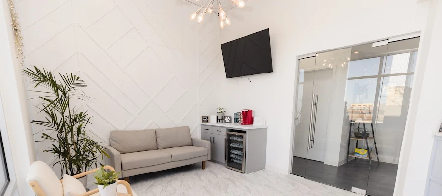 915 Smile Studio