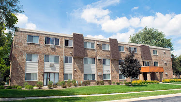 Arbors of Glen Ellyn Apartments