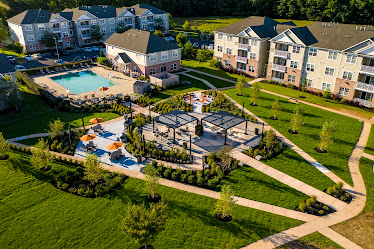Aspen Court Apartment Homes