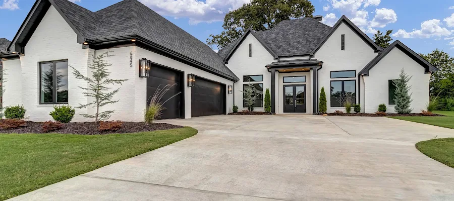 Avery & Bryant - Real Estate Media