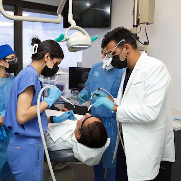 Beverly Hills Periodontist, Dr. Justin Raanan, DDS MMSc