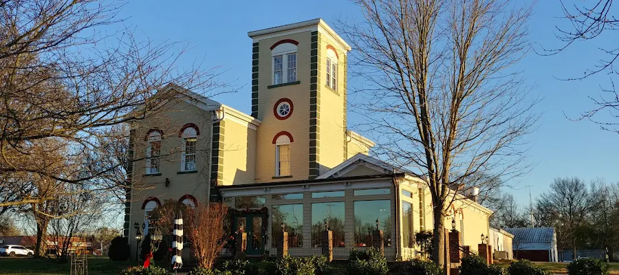 Bistro 562 & Coffee House