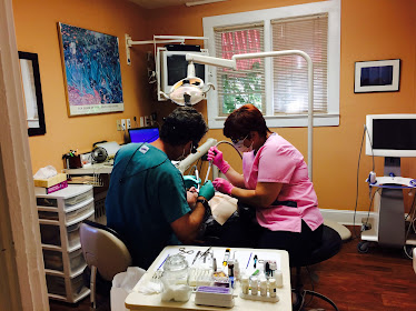 Bloom & Bloom, The Center For Excellence in Dentistry