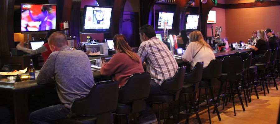 Bogeys Bar & Grill West
