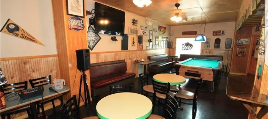 Brenda Lee's Bar & Grill