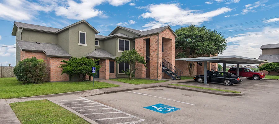 Bridge Pointe Landing Apartments