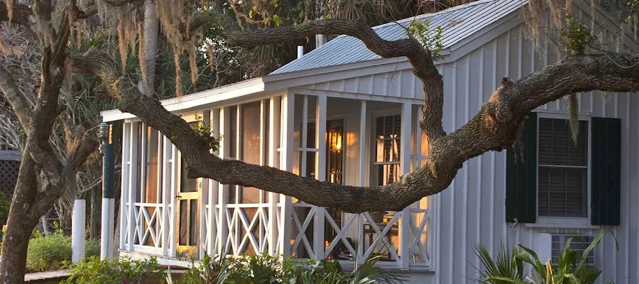 Cabbage Key Inn and Restaurant