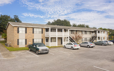 Canterbury Square Apartments