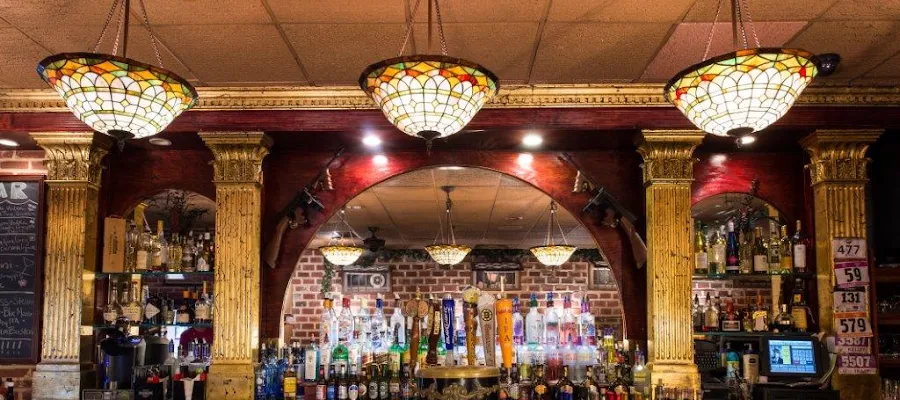 Capones Pizzeria and Bar