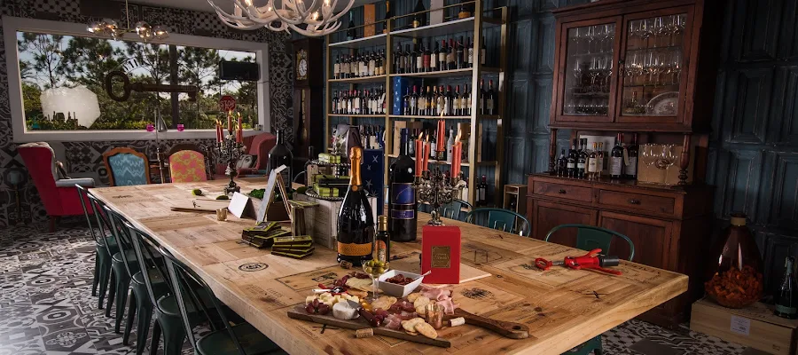 CASA DEL VINO