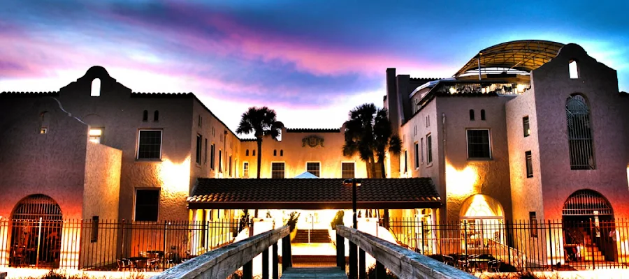 Casa Marina Hotel and Restaurant