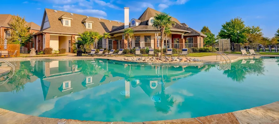 Chateau Mirage Apartment Homes