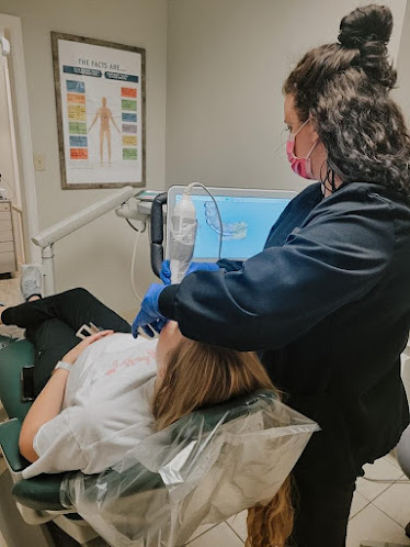 Confident Smiles and Implants O'Fallon