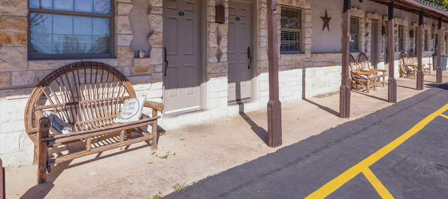 Country Inn & Cottages