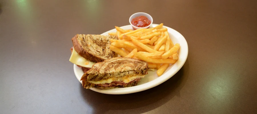 Crossroads Grill & Burgers