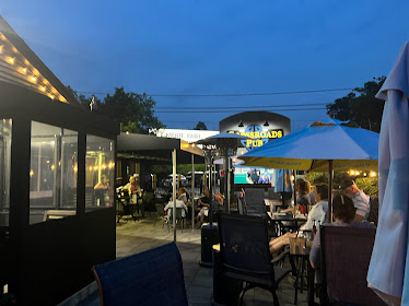 Crossroads Pub