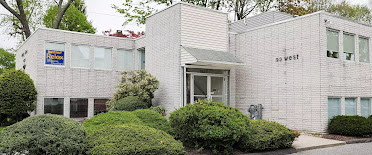 Danbury Smiles - George L Landress, DDS, MAGD