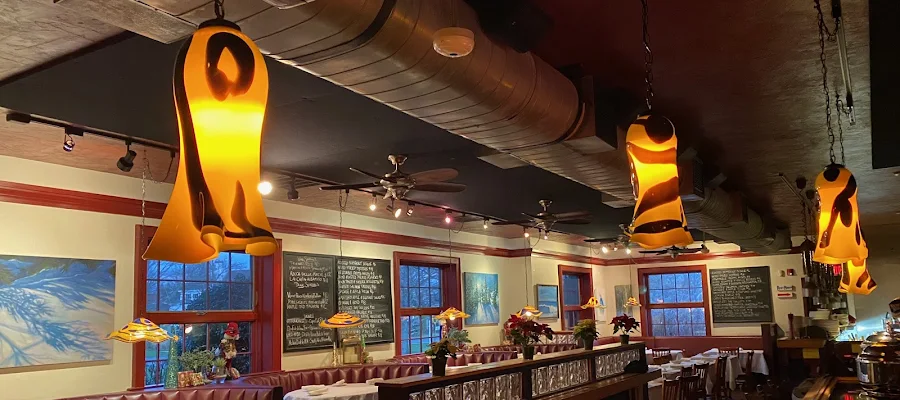 Del Mar Bar & Bistro