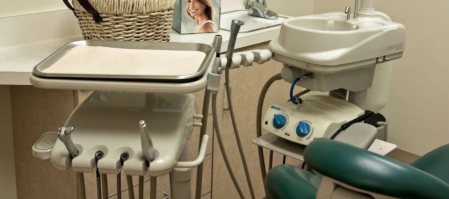 Dentist of Bixby Knolls