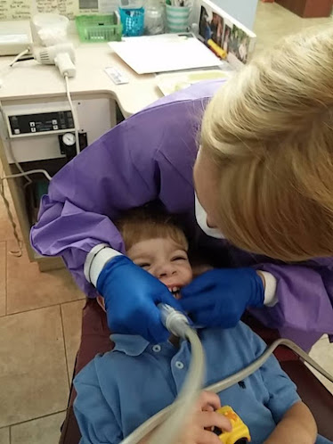DENTISTS 4 CHILDREN Dr Heather Thornton, D.M.D.
