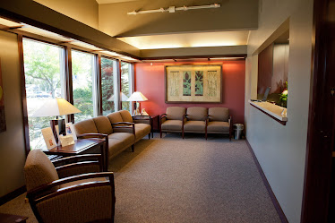 Doran J Riehl, DDS