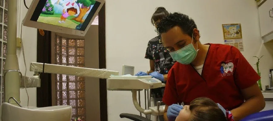 Dr. Adrian Ramos Medina