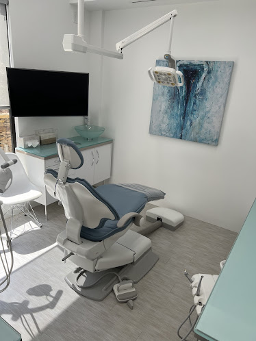 Dr. Amanda Thompson, DMD
