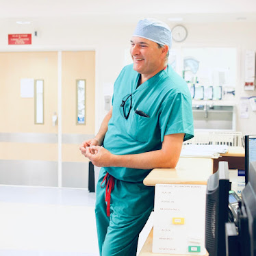 Dr. Jason Snibbe