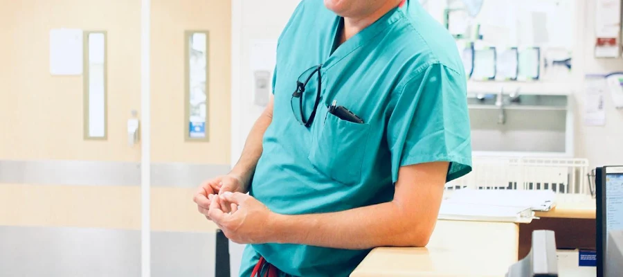 Dr. Jason Snibbe