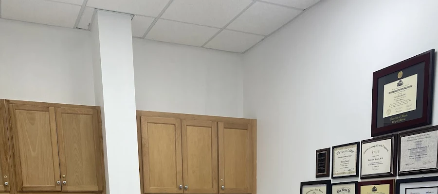 Dr. Nancy Youssef MD- Star-Care Family Wellness PLLC