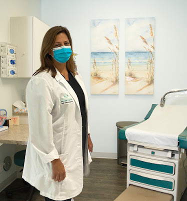 Dr. Nisseth Urribarri-Clark, MD, OBGYN