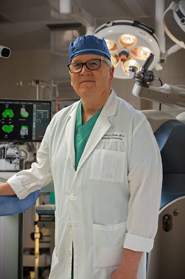 Duane Dickie Tippets, MD