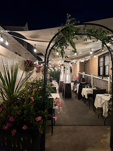 Dune 18 Restaurant