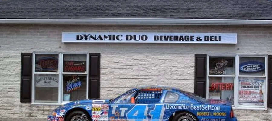Dynamic Duo Beverage & Deli Pizza Shop