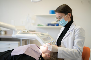 Easy Dental Implant Center