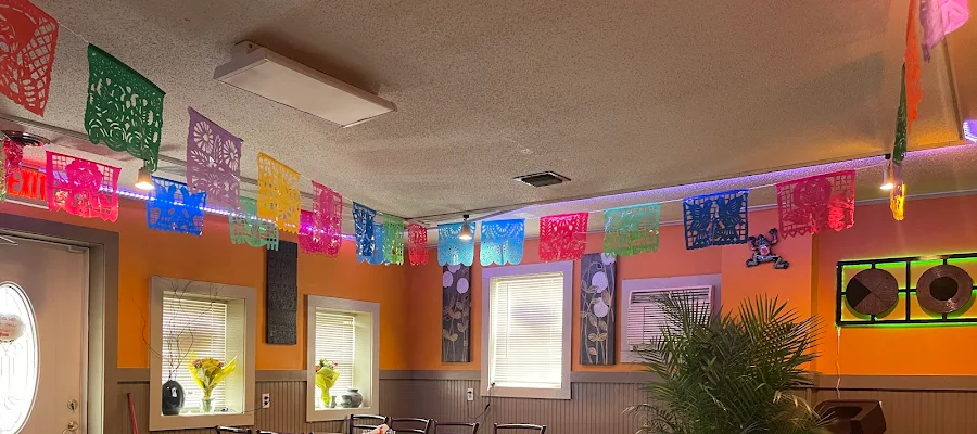 El Nopalito Mexican Restaurant and Pizzeria