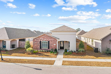 Erin Alvarez, Realtor®