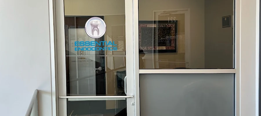 Essential Endodontics of Denton