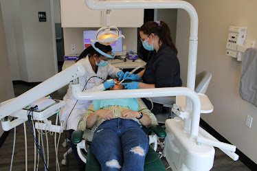 Everett Smiles Family & Implant Dentistry : Dr. Shifali Garg, DDS