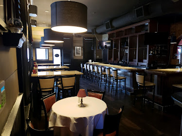 Exclusives Bar and Restaurant