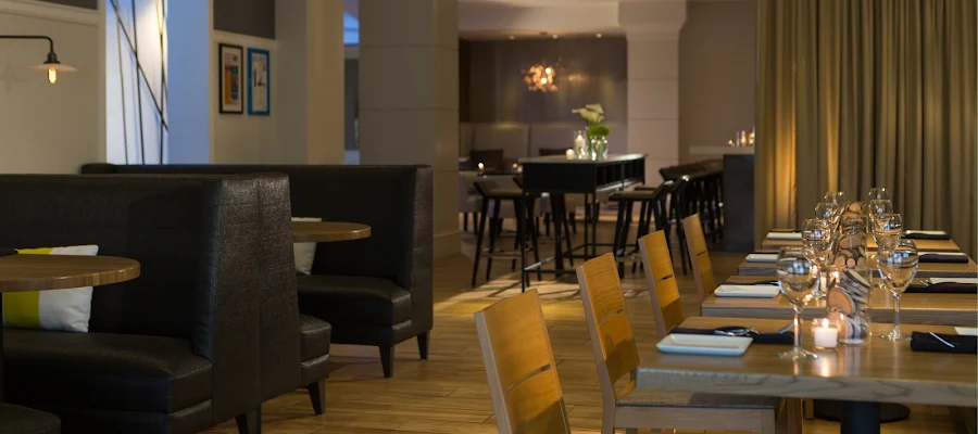 Finch's Restaurant + Lounge