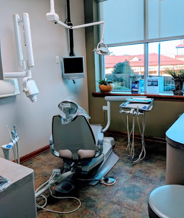 Foothills Dental Associates: Dr. Tom Harmon