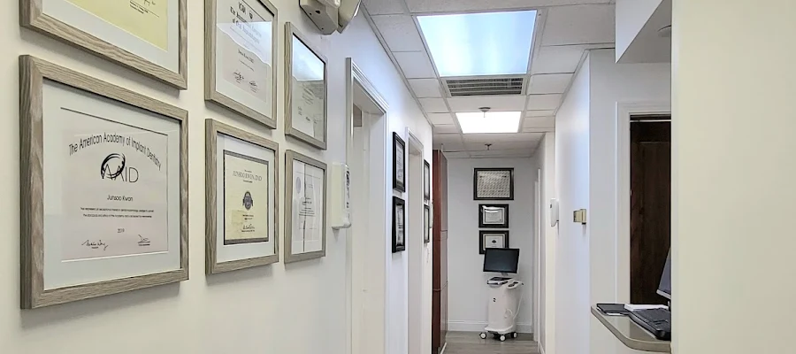 Foreon Dental & Implant Studio
