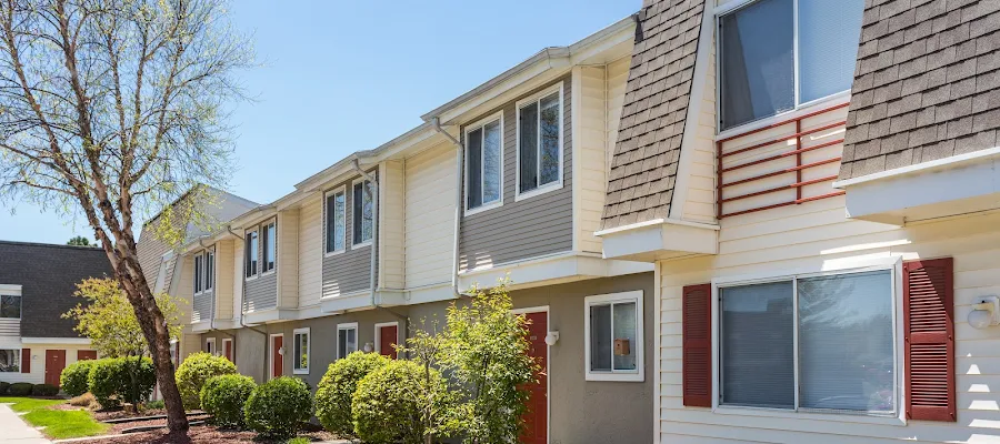 Four Winds Apartments