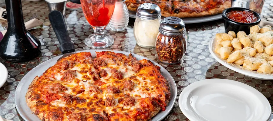 Glass Nickel Pizza Co. – Brookfield