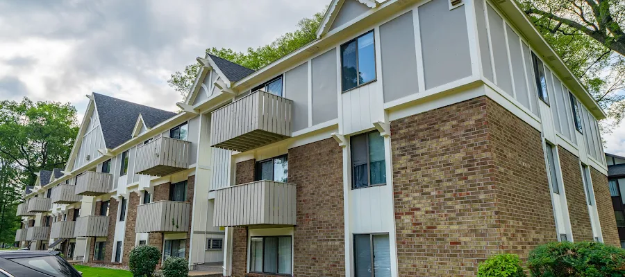 Glen Oaks Apartments